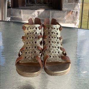 OTBT Leather Gold Bonita Sandals
